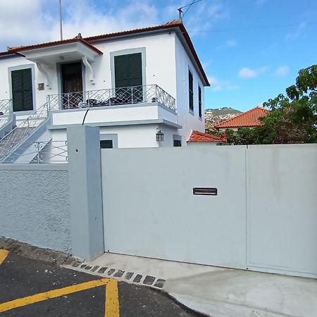 Bus Stop House 82 Funchal  Exterior photo